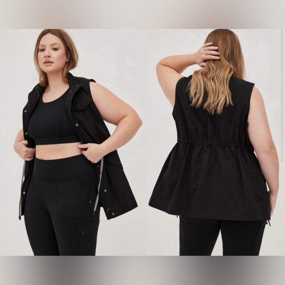 NWOT Torrid Happy Camper Black Stretch Woven Light Weight Active Vest